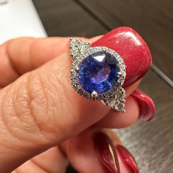 STUNNING 2.23ct sapphire with .28ctw diamonds, set in 18k white gold ring!! - Picture 5 of 17